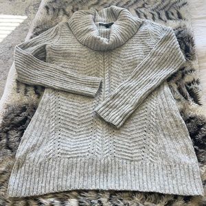 White House Black Market Tunic Sweater sz Med